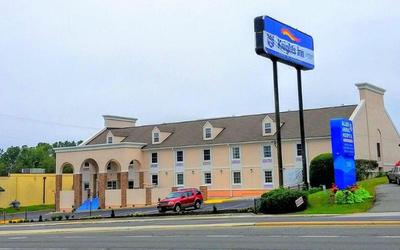 Knights Inn & Suites Near University of Richmond