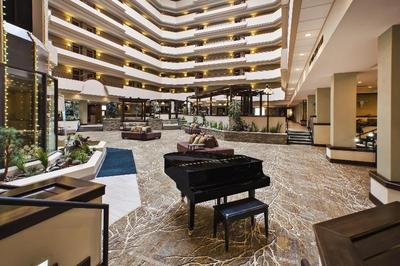DoubleTree by Hilton Rapid City Downtown Convent