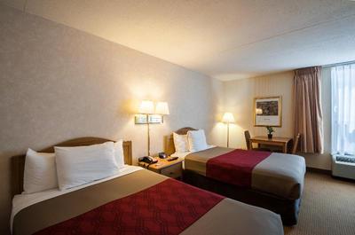 Econo Lodge Metro
