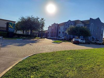 Quality Suites Cy - Fair at Jones Road