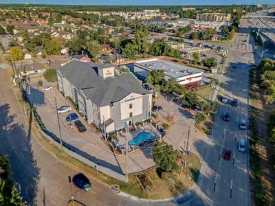 Comfort Suites Willowbrook/Technology Corridor