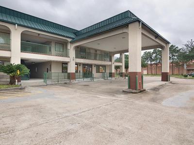 Rodeway Inn & Suites Hwy 290 NW