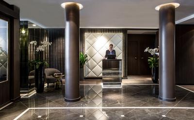 Le Parisis Hotel