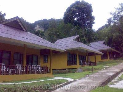 Tonsai Bay Resort