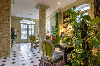 Hotel Romance Malesherbes by Patrick Hayat