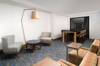 Holiday Inn Express and Suites College Park