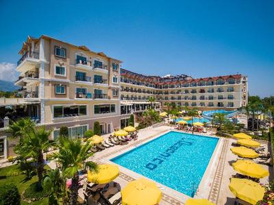 Loceanica Beach Resort
