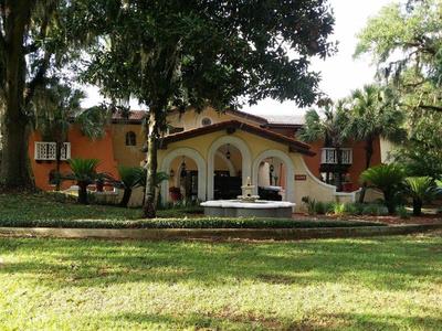 La Casa Inn And Suites