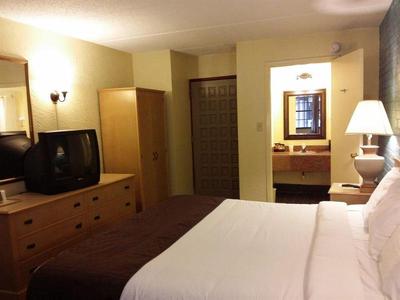 La Casa Inn And Suites