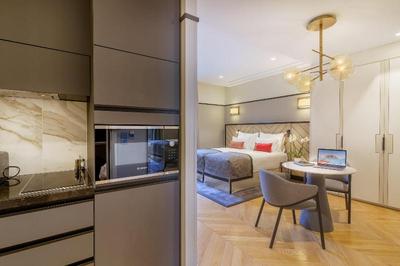 Le Claridge Champs-Elysees Fraser Suites