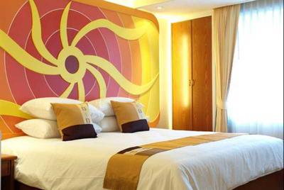 Hip Hotel