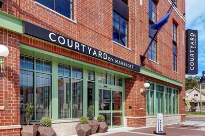Courtyard By Marriott Manhattan Aggieville