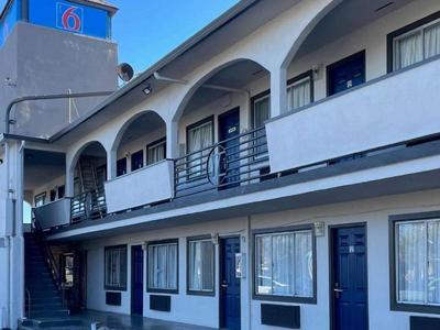 Motel 6 Richmond, Ca – Civic Center