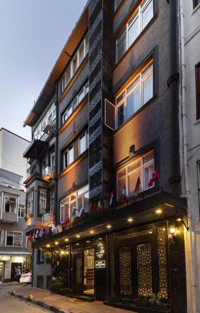 Grey House Hotel