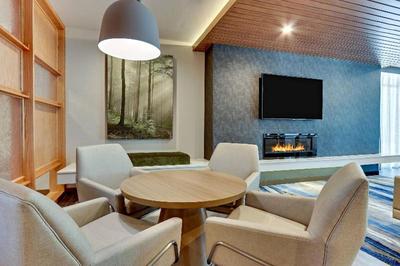 Fairfield Inn Suites By Marriott Dallas Love Field