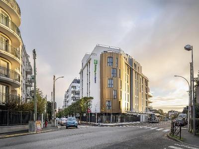 Holiday Inn Express Paris Poissy