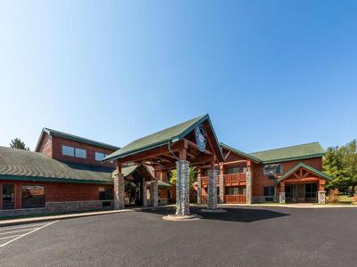 Shell Lake Lodge A Travelodge By Wyndham