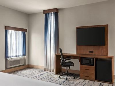 La Quinta Inn & Suites By Wyndham Austin South