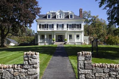 Inns Of Aurora Resort Spa