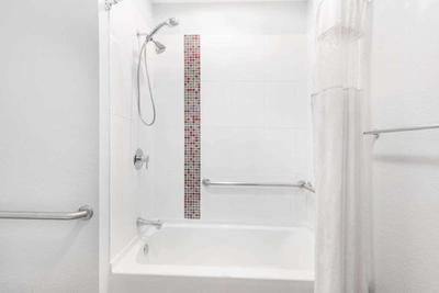 Ramada by Wyndham near SeaWorld / Mission Beach