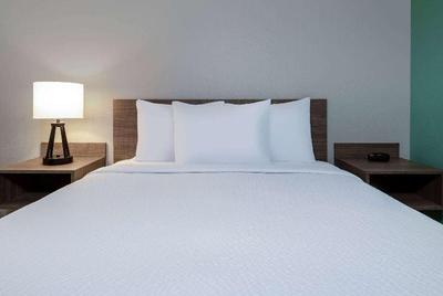 Echo Suites Richmond West - Extended Stay Wyndham