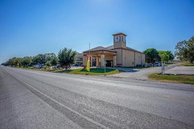 Moulton Inn & Suites By Oyo Near Shiner Tx