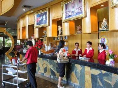 13 Coins Bang Yai Hotel by ZUZU