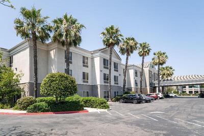 Holiday Inn Express & Suites San Diego Otay Mesa