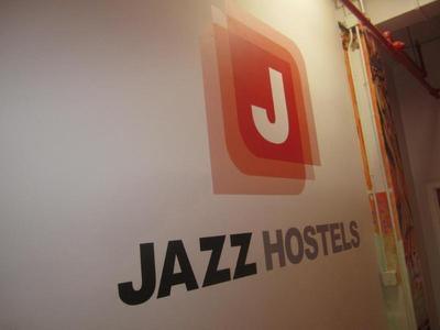 Jazz on The Park Hostel
