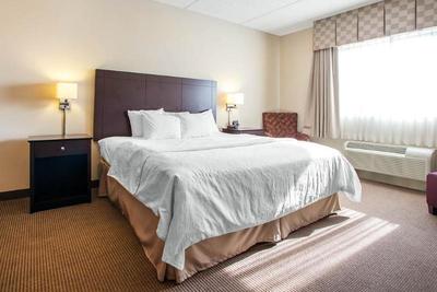 Four Points by Sheraton Milwaukee Airport