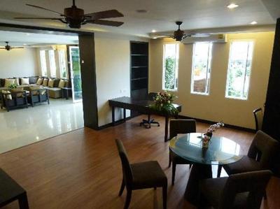 Sinsuvarn Airport Suite