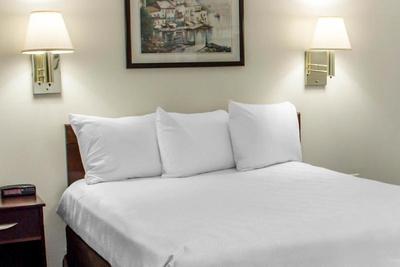 Motel 6 Greensboro, NC - I-40