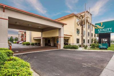 Quality Inn & Suites Ft. Jackson Maingate