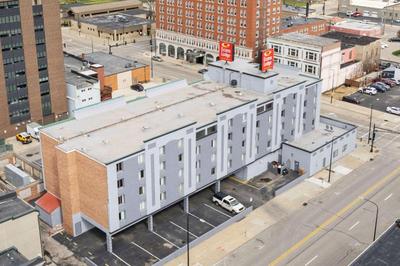 Econo Lodge Inn & Suites Waterloo Area