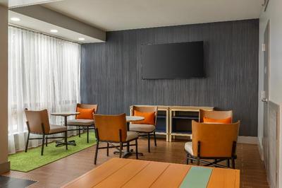 Spark by Hilton Atlanta Airport South College Park