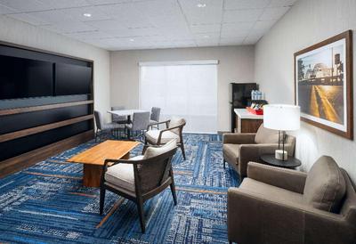 Hampton Inn & Suites Memphis East