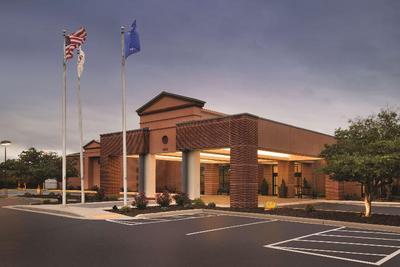 DoubleTree by Hilton Milwaukee - Brookfiel