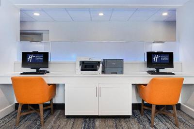Holiday Inn Express & Suites Cincinnati Riverfront