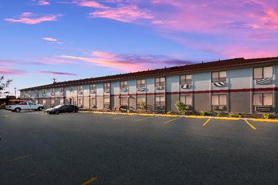 Red Roof Inn & Suites Vineland - Buena