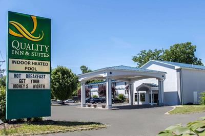 Quality Inn & Suites Danbury Area