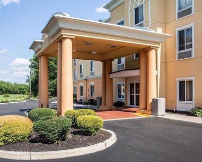 Comfort Inn & Suites Carneys Point Area