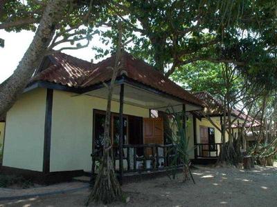 Lanta Nice Beach Resort