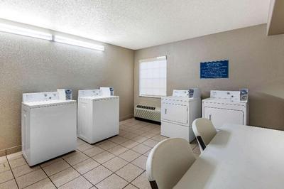 La Quinta Inn by Wyndham San Antonio Brooks City