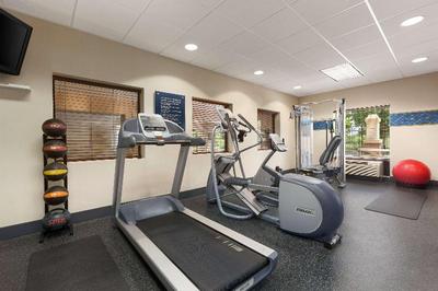 Hampton Inn & Suites Manchester-Bedford