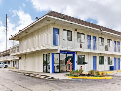Motel 6 Pittsburgh Crafton