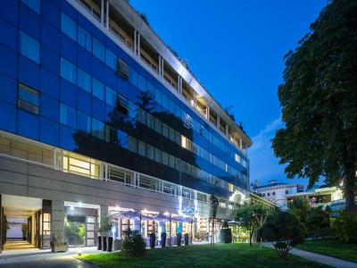 Golden Tulip Aix-Les-Bains