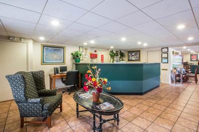 Econo Lodge Inn & Suites at Ft. Benning