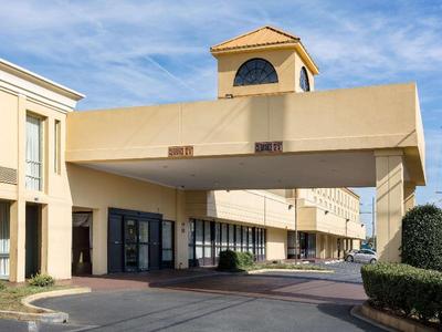 Quality Inn Camp Springs
