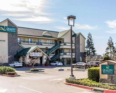 Quality Inn & Suites Ulmar Area