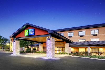 Holiday Inn Express & Suites Aurora- Napervillle